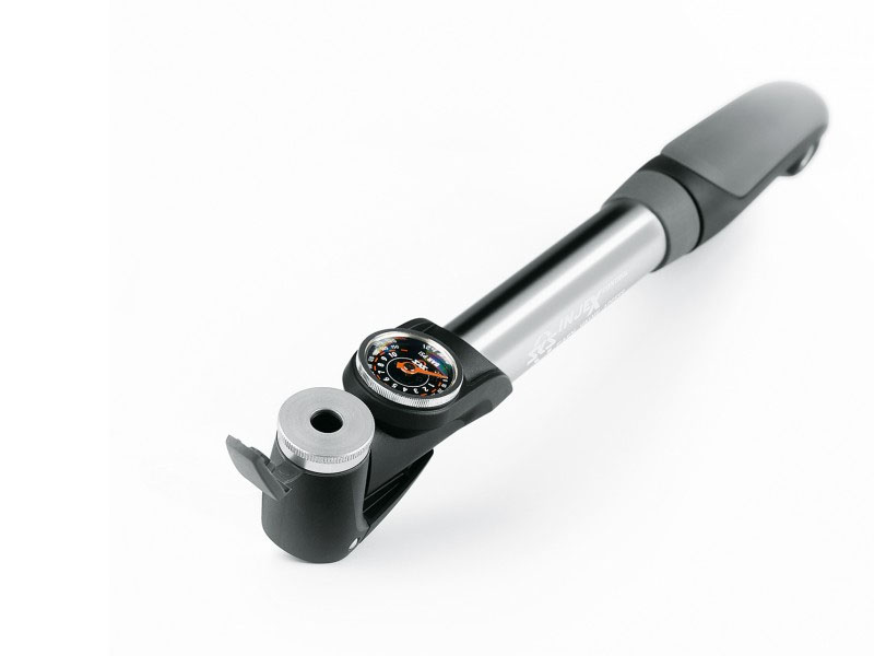 Lang pave Effektiv SKS Injex Control Cykelpumpe med manometer - 10 bar/144 psi